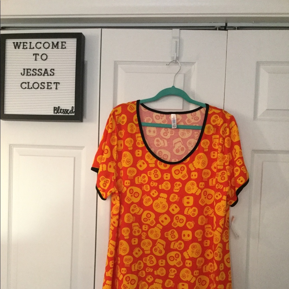 Lularoe orange tee skulls 3xl